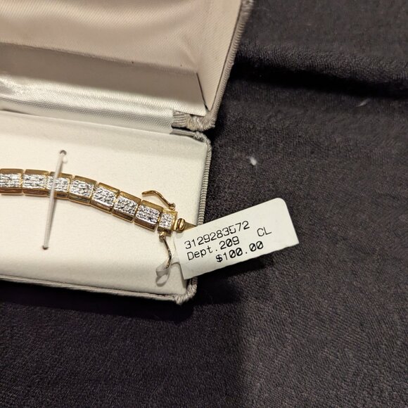 Name Your Price - closet closing - Picture 4 of 4